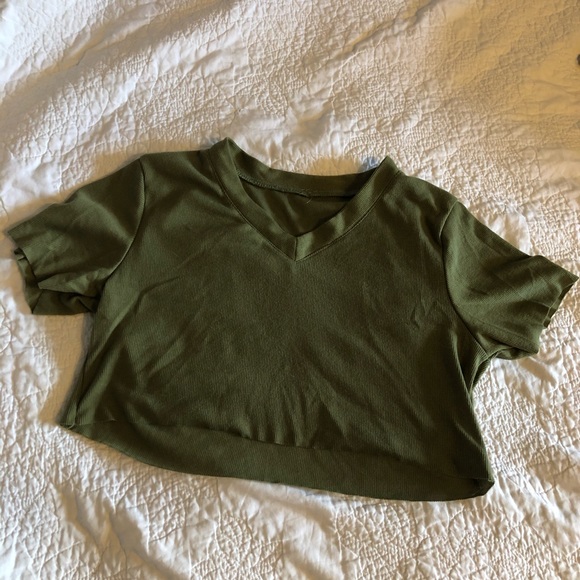 ZAFUL SET: v-neck t-shirt and shorts - Picture 2 of 6